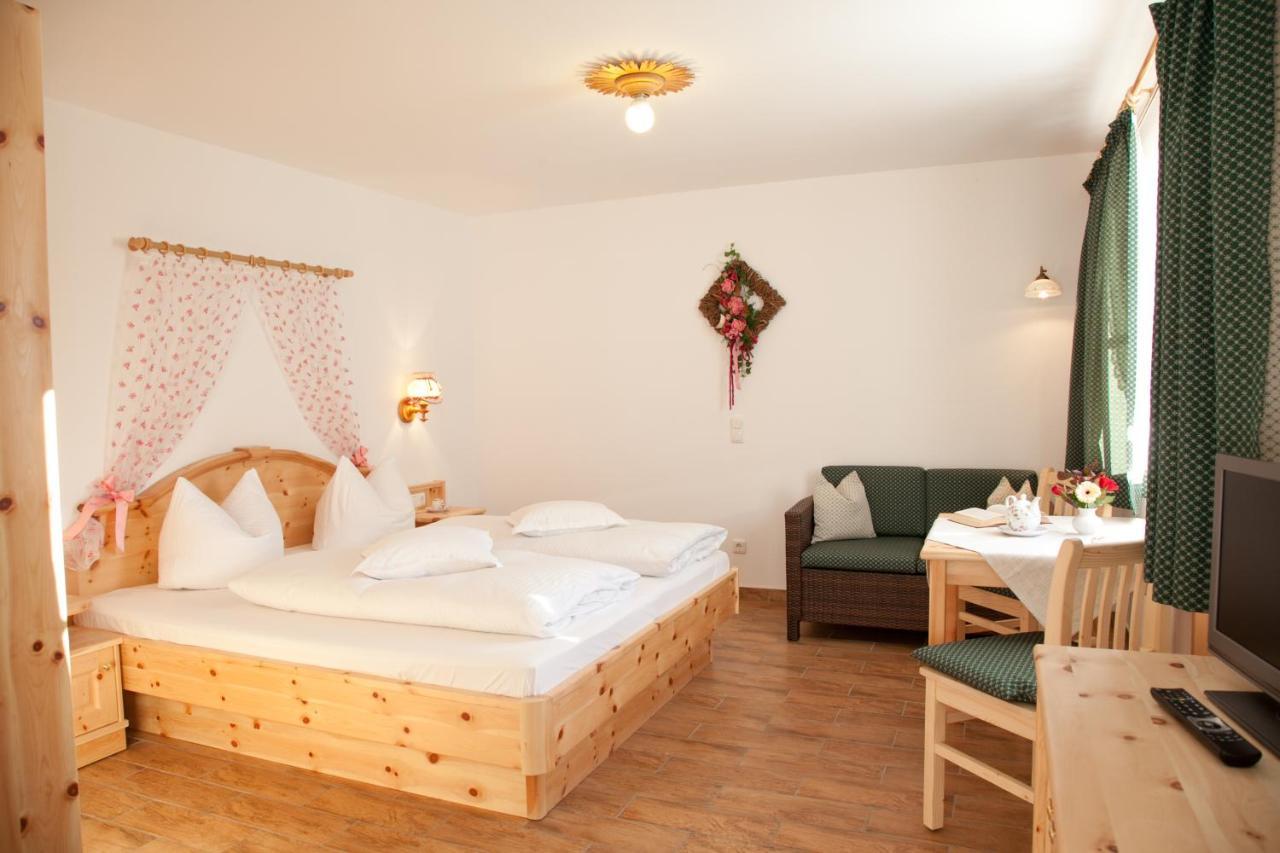 Zum Sagschneider Country house
